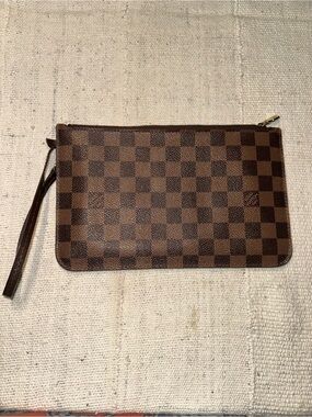 Louis Vuitton Damier Ebene Neverfull Pouchette